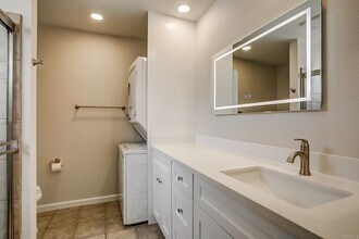501 N Ditmar St-Unit -J in Oceanside, CA - Building Photo - Building Photo