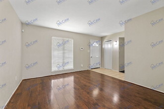 7008 Greenview Cir N in Fort Worth, TX - Building Photo - Building Photo