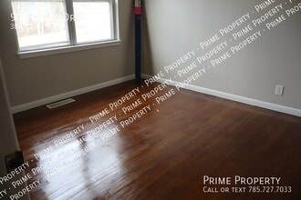 908 Plaza Dr in Salina, KS - Building Photo - Building Photo