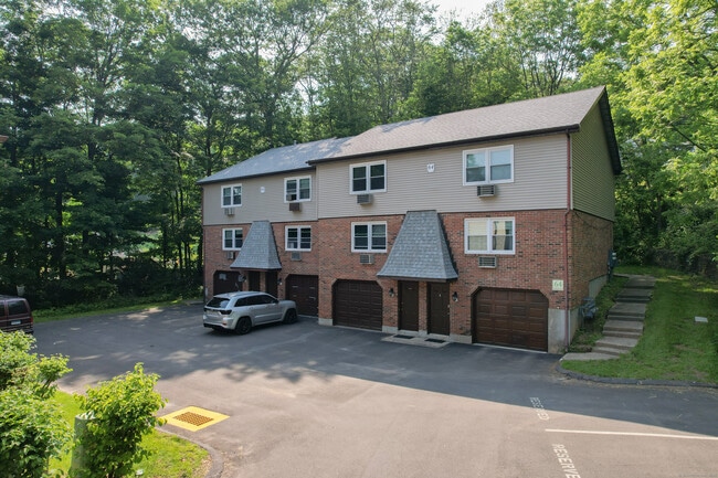 64 Nutmeg Dr in Meriden, CT - Building Photo - Building Photo