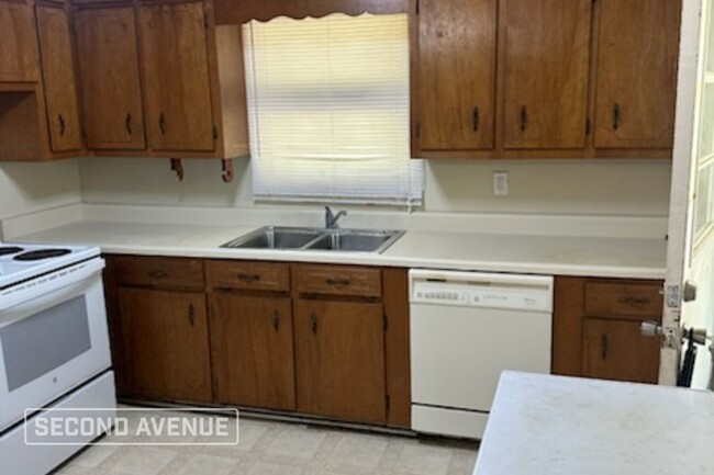 704 27th Ave NE in Center Point, AL - Building Photo - Building Photo
