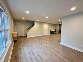 1258 Creekside Ct in Smyrna, GA - Building Photo