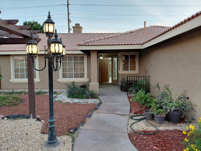 936 Alameda St in Calexico, CA - Foto de edificio - Building Photo