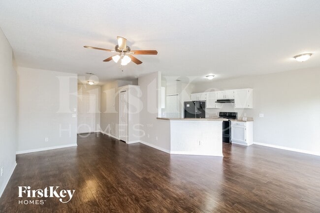 3332 Rogue St in North Port, FL - Building Photo - Building Photo