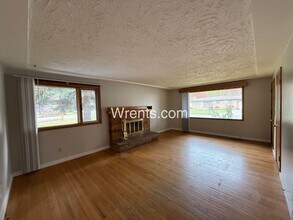 7918 N Hughes Dr in Spokane, WA - Building Photo - Building Photo