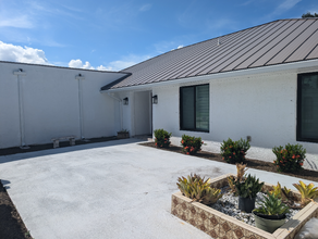 430 SE Calmoso Dr in Port St. Lucie, FL - Building Photo - Building Photo