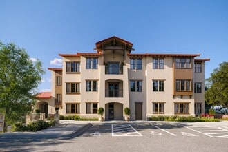 Villa Rotonda in Santa Rosa, CA - Building Photo - Building Photo