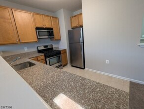 97 Conover Terrace, Unit 515 in Lebanon, NJ - Building Photo - Building Photo