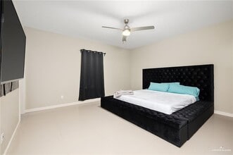 1201 E Camellia Ave, Unit 3 in McAllen, TX - Building Photo - Building Photo