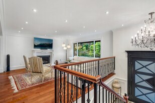 332 Stevens Dr in West Vancouver, BC - Building Photo