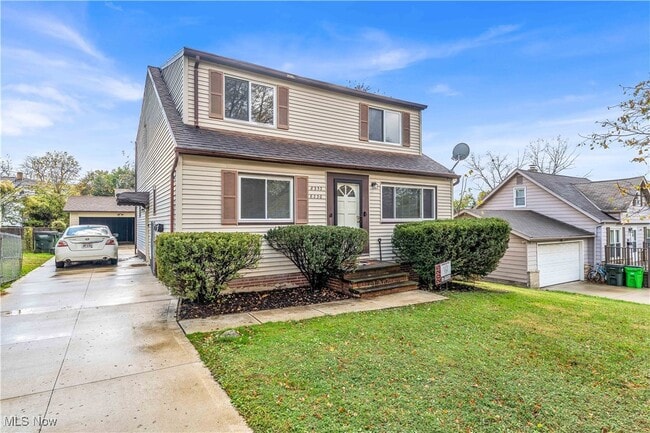 8232 Crudele Dr in Garfield Heights, OH - Building Photo - Building Photo