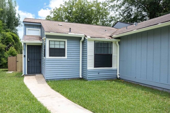 3223 Albert Dr in Tallahassee, FL - Building Photo - Building Photo