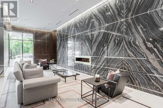 3018 Yonge St in Toronto, ON - Building Photo - Building Photo