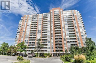 430 McLevin Ave in Toronto, ON - Building Photo