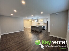 1505 S 81st St in Tacoma, WA - Foto de edificio - Building Photo