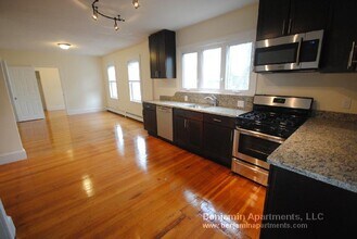 15 Taylor St, Unit 1 in Medford, MA - Building Photo - Building Photo