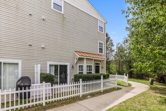 11731 Mezzanine Dr in Raleigh, NC - Foto de edificio - Building Photo