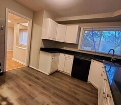 23851 Scotia Rd in Oak Park, MI - Building Photo