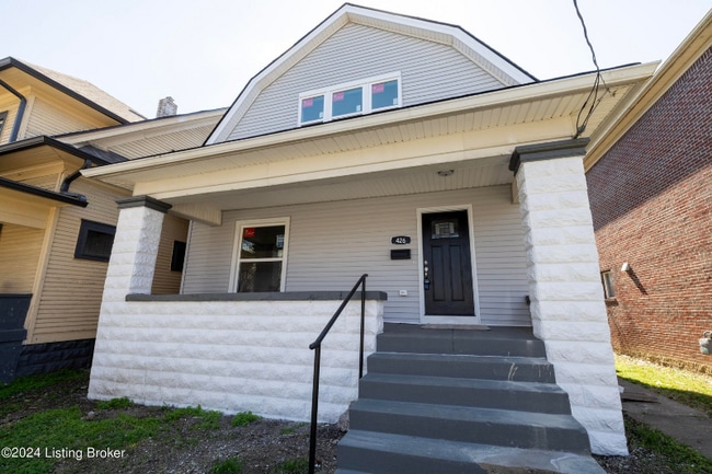 property at 426 E Oak St