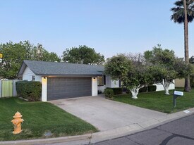 8161 N 1st Dr in Phoenix, AZ - Building Photo