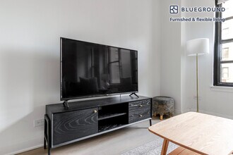 200 E Chestnut St in Chicago, IL - Foto de edificio - Building Photo