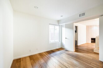 1011 5th St in Santa Monica, CA - Building Photo - Building Photo