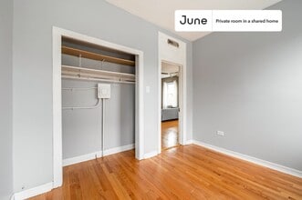 Private bedroom in 3 bed/1 bath Home in Chicago, IL - Building Photo - Building Photo
