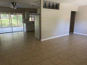 1243 Jungle Ave N in St. Petersburg, FL - Building Photo - Building Photo