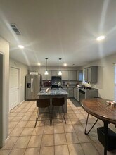 479 Robin Hood Ct in Springdale, AR - Building Photo - Building Photo