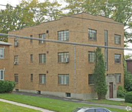 5664 Montgomery Rd in Cincinnati, OH - Building Photo - Building Photo