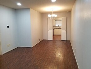 7558 Brentcove Cir in Dallas, TX - Building Photo - Building Photo