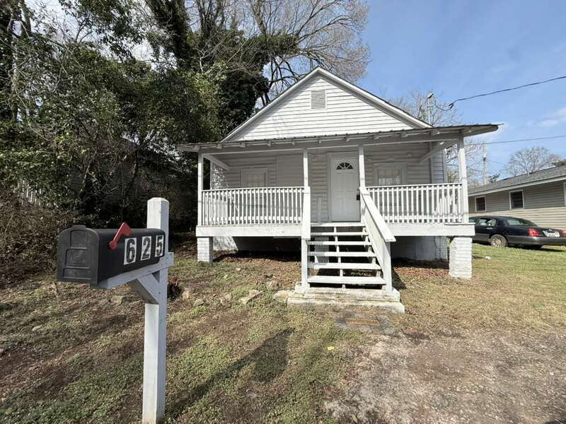 625 E Wall St in Griffin, GA - Building Photo