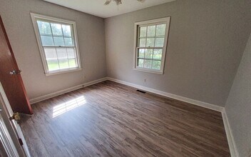 5 Beard Dr in Dalzell, SC - Building Photo - Building Photo
