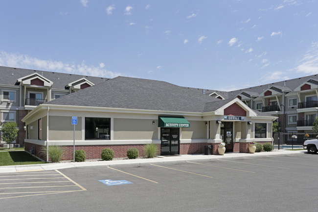 Wasatch Pointe Apartments in North Logan, UT - Foto de edificio - Building Photo