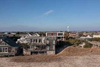 400 Ocean View Walk in Ocean Beach, NY - Building Photo - Building Photo