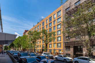 Beta West in New York, NY - Building Photo - Primary Photo