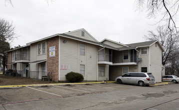 Cedar Gardens in Dallas, TX - Building Photo - Building Photo