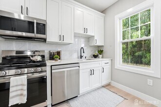 214 Montgomery St in Highland Park, NJ - Building Photo - Building Photo