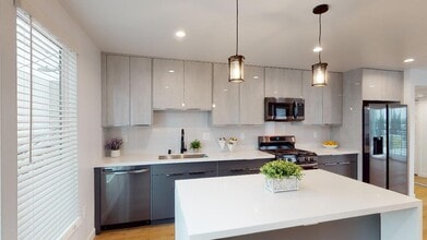 1311 N Harvard Blvd, Unit 1309 in Los Angeles, CA - Building Photo - Building Photo