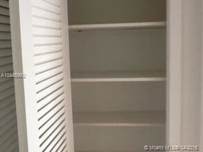 921 Meridian Ave-Unit -10 in Miami Beach, FL - Building Photo - Building Photo
