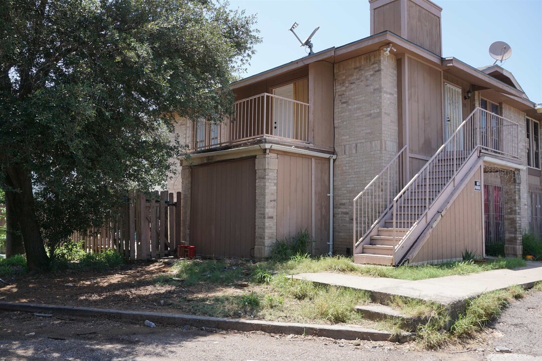 412 Gale St in Laredo, TX - Foto de edificio