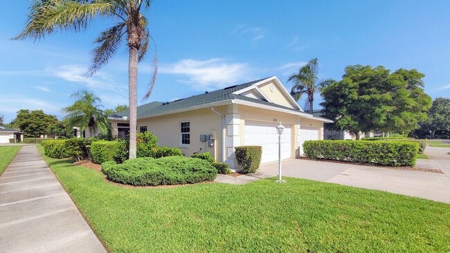 1102 Auburn Cove Cir in Venice, FL - Building Photo - Building Photo