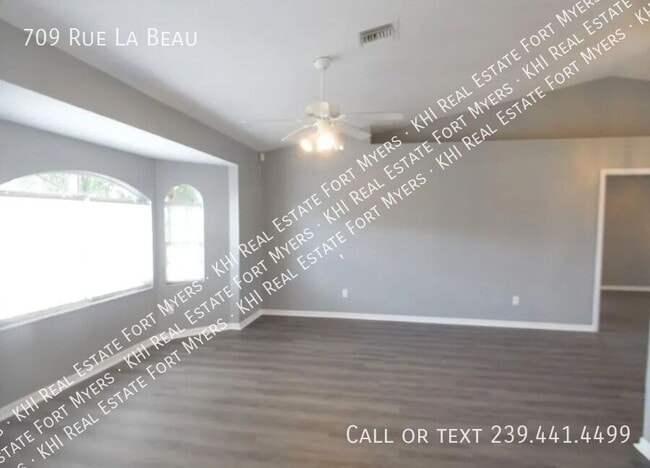 709 Rue Labeau Cir in Ft. Myers, FL - Foto de edificio - Building Photo