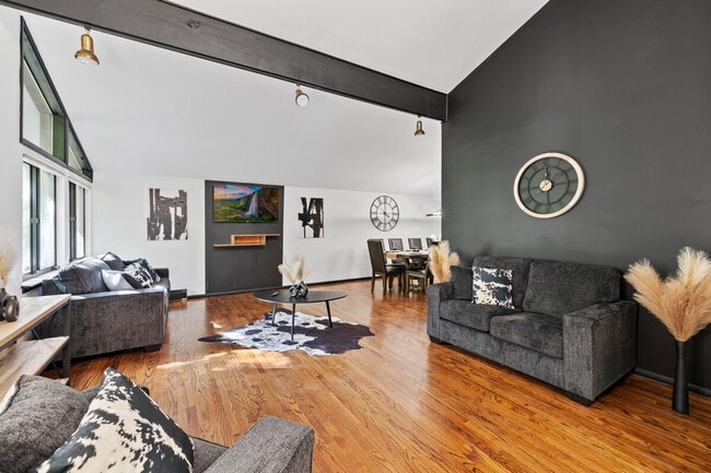 108 Helms Hill Rd in Washingtonville, NY - Building Photo - Building Photo