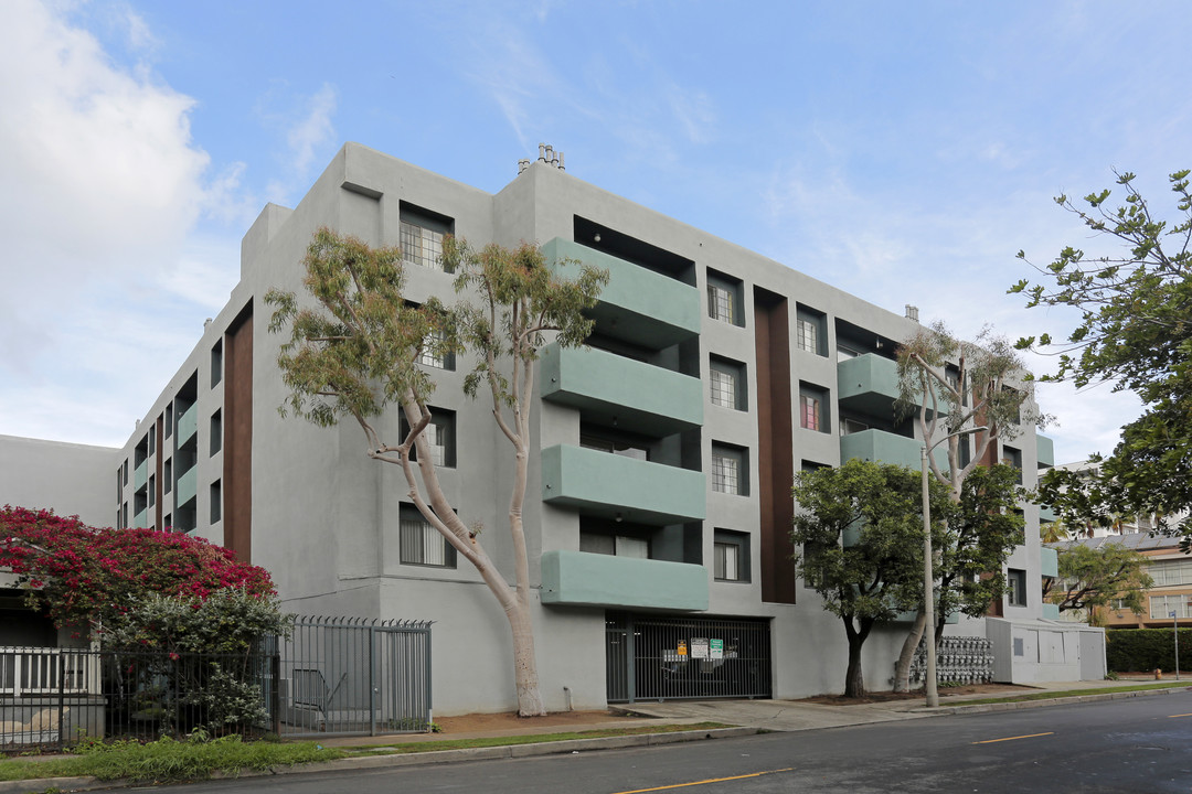 Hollywood Terrace Apartments in Los Angeles, CA - Building Photo