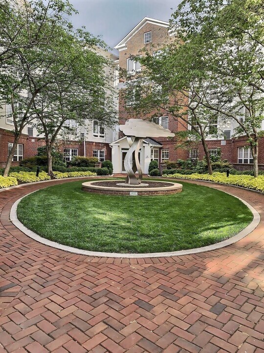 801 S Greenbrier St in Arlington, VA - Building Photo