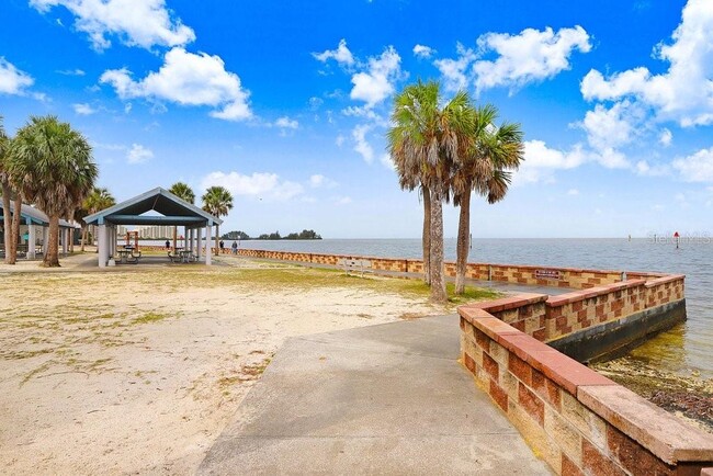 14610 Coral Dr in Hudson, FL - Building Photo - Building Photo