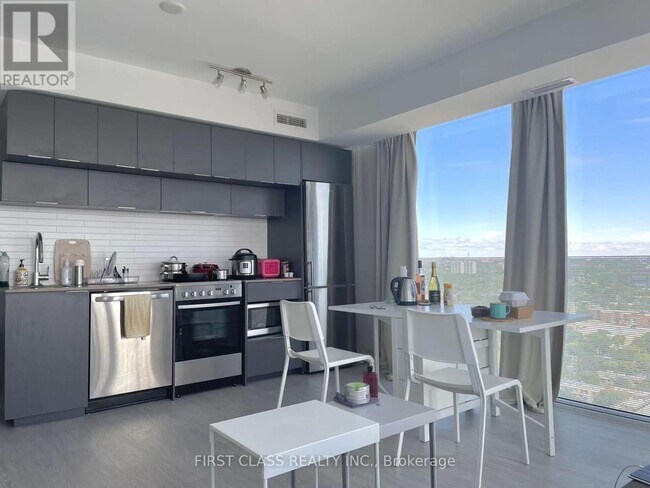 181 Dundas St E in Toronto, ON - Building Photo - Building Photo