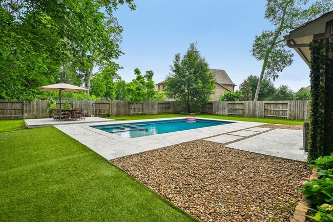 property at 5306 Linden Field Ct