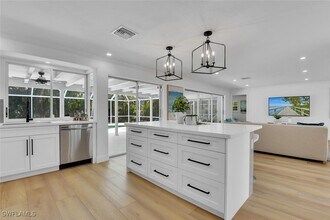 740 Park Shore Dr in Naples, FL - Building Photo - Building Photo